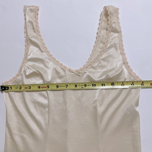 VINTAGE Cabernet Womens Cream V-Neck Princess Line Full Slip Size 34 - Picture 4 of 8